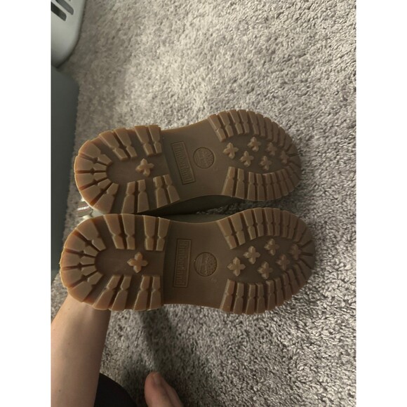 Timberland fur lined boots - Picture 4 of 11